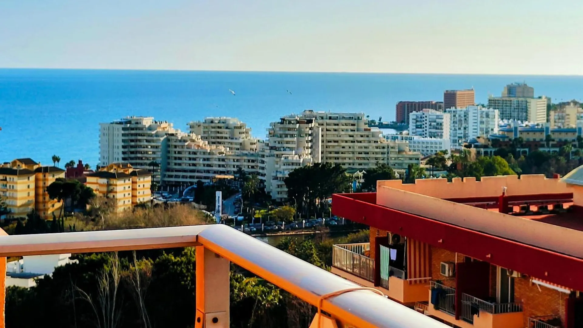 Апартаменты Minerva With Views Of The Sea And Бенальмадена