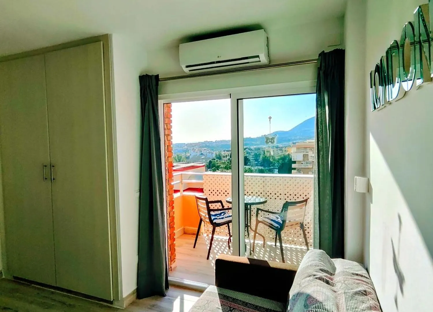 Апартаменты Minerva With Views Of The Sea And Бенальмадена